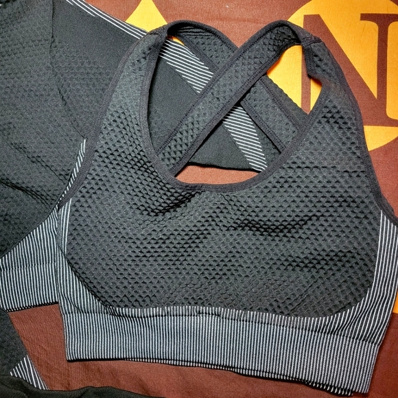 WORK OUT SET - Picture 7 of 8